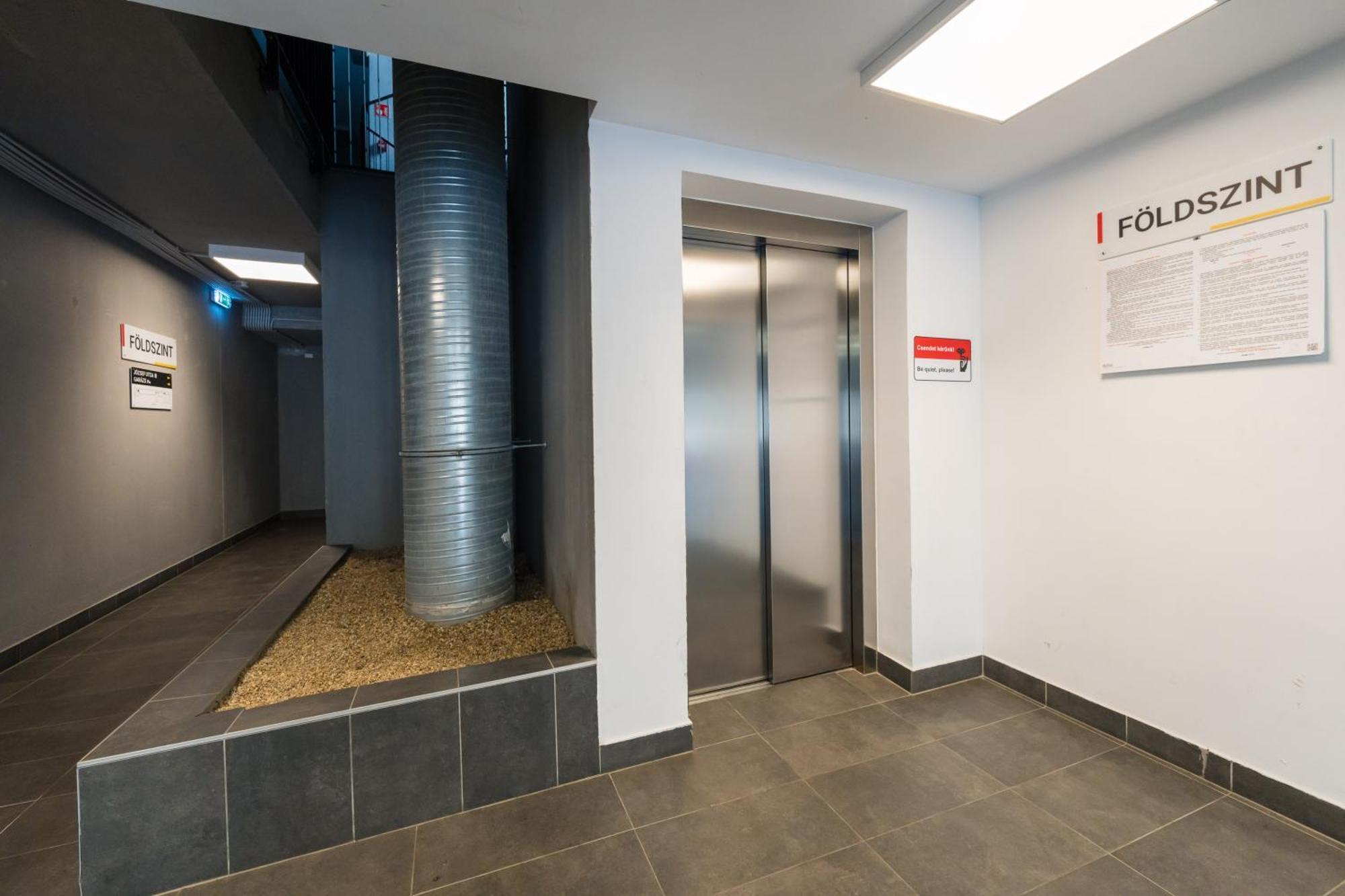 Brand New Modern Apartment-2 Rooms-Balcony-Garage Budapest Ngoại thất bức ảnh